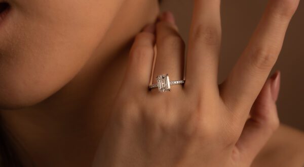 Sara - diamond rings in London